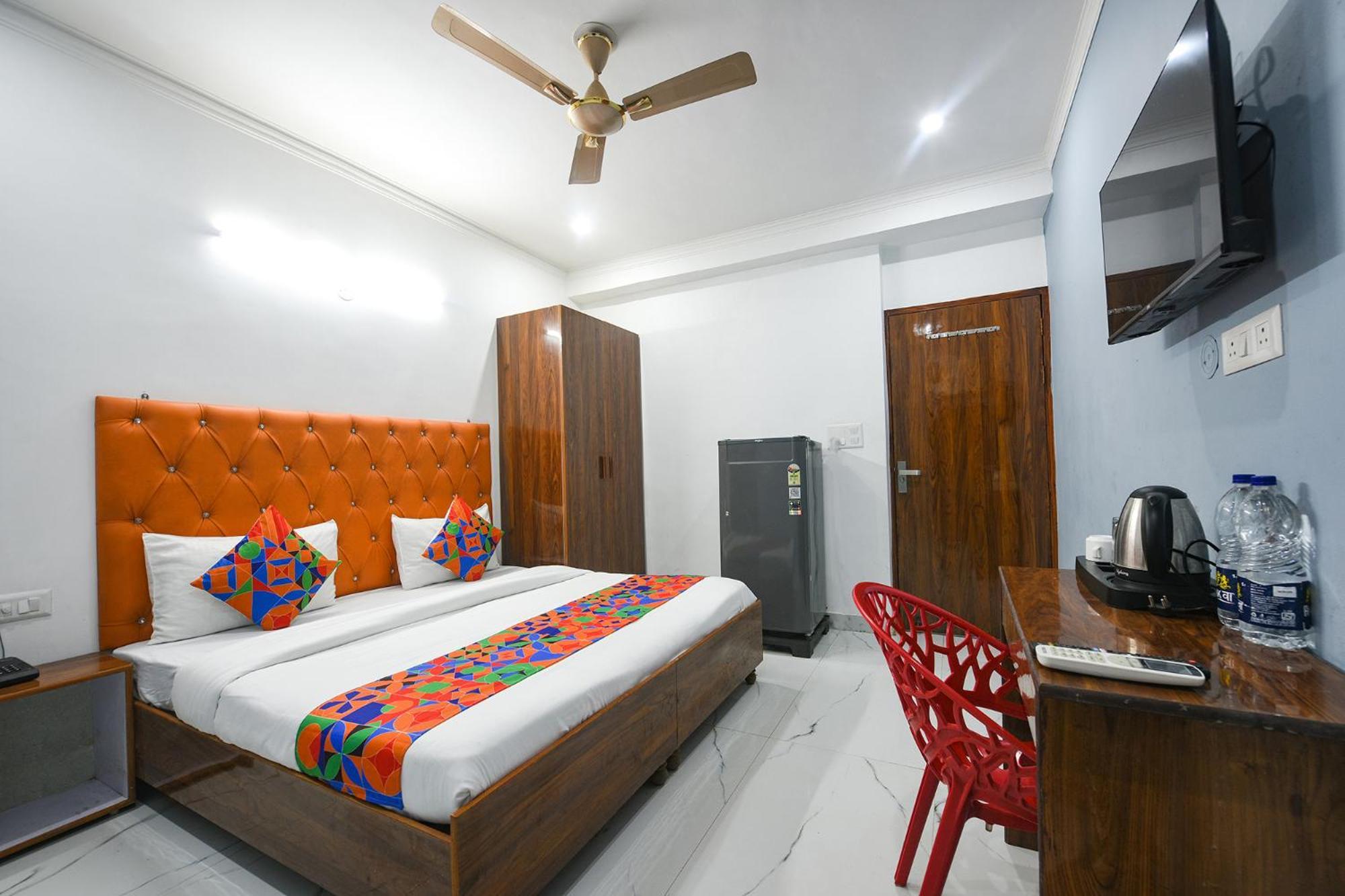 Fabhotel Wonderland Studio Rooms Gurgaon Exterior photo