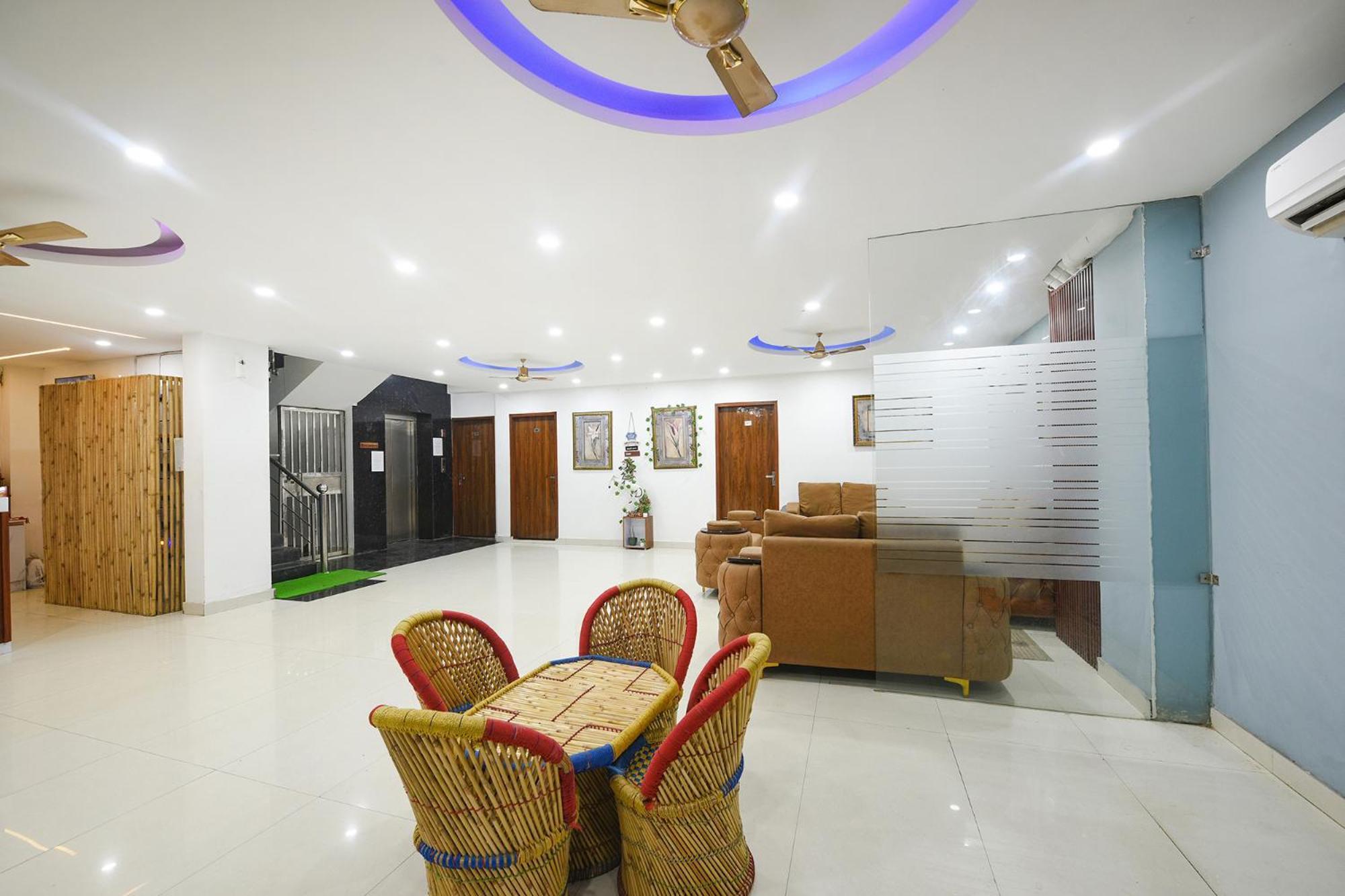 Fabhotel Wonderland Studio Rooms Gurgaon Exterior photo