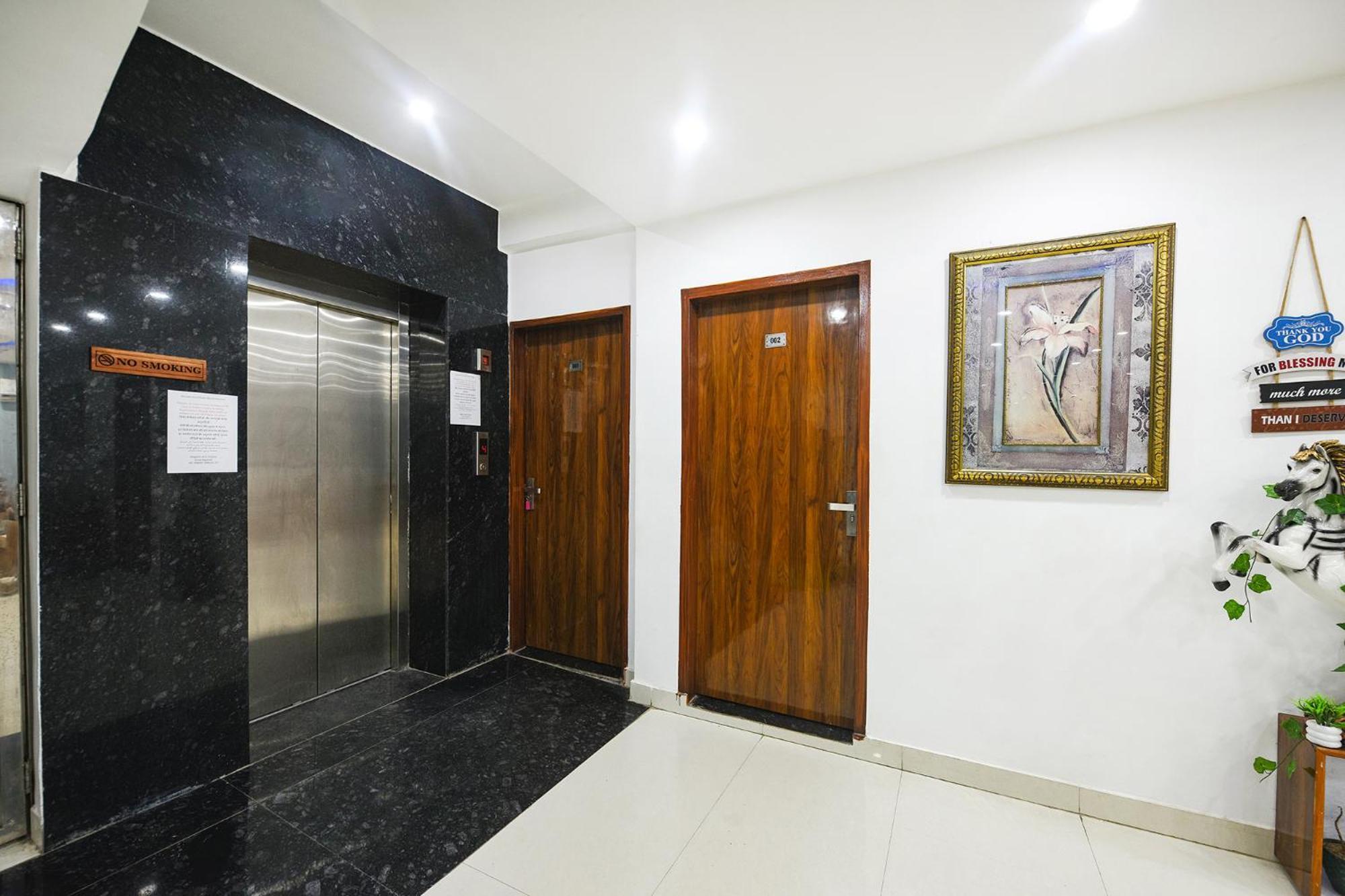Fabhotel Wonderland Studio Rooms Gurgaon Exterior photo